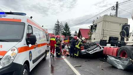 Accident cu TREI MORȚI în Argeș. Coliziune fatală între un autoturism și un TIR pe DN7