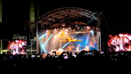 FOTO & VIDEO | Reporter la Iron Maiden. Trupa britanică a bătut clopotele heavy metal la București: „Scream for me, Bucharest!”