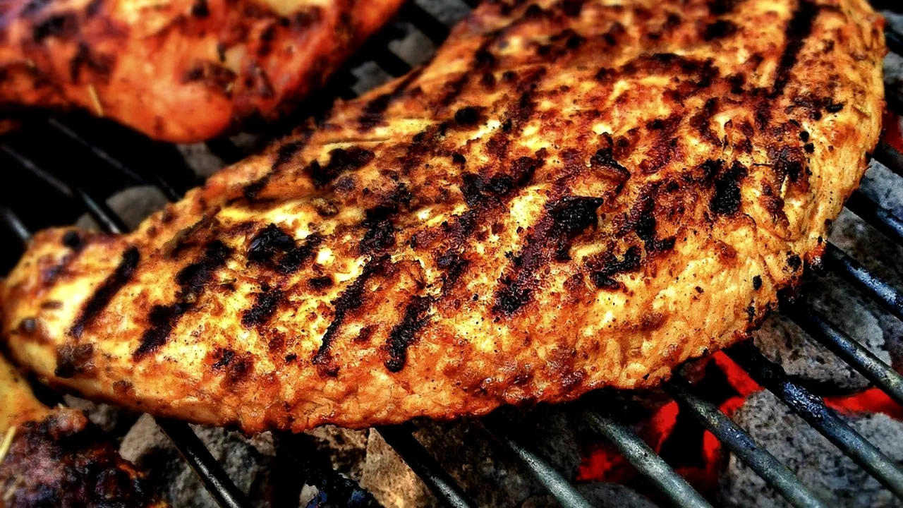 Ce trebuie să știți despre raportul Organizației Mondiale a Sănătății și legătura dintre cancer și consumul de carne