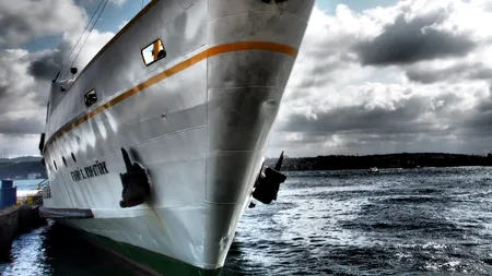 MAE: Celulă de criză interinstituțională după ce o navă ar fi fost atacată de pirați