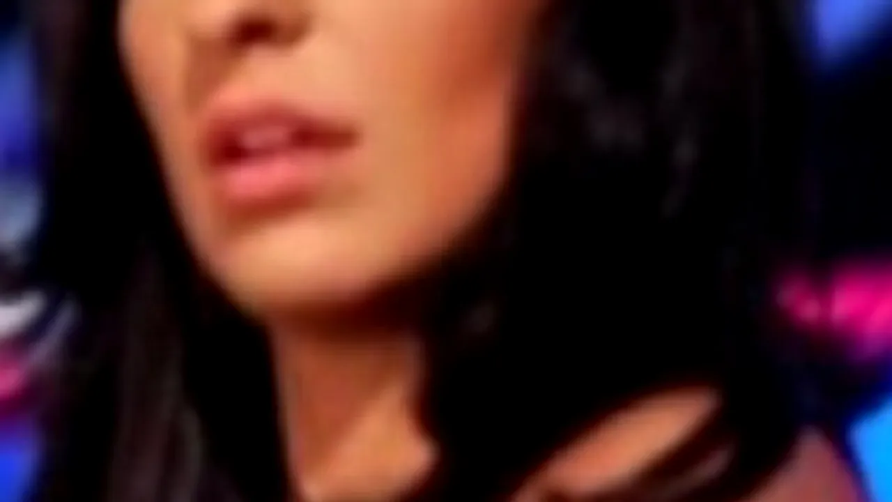 Ce a surprins o cameră în culise