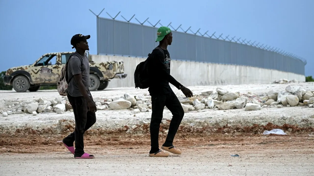 Țara care amenință că va deporta 10.000 de migranți pe săptămână. Decizia luată de președinte