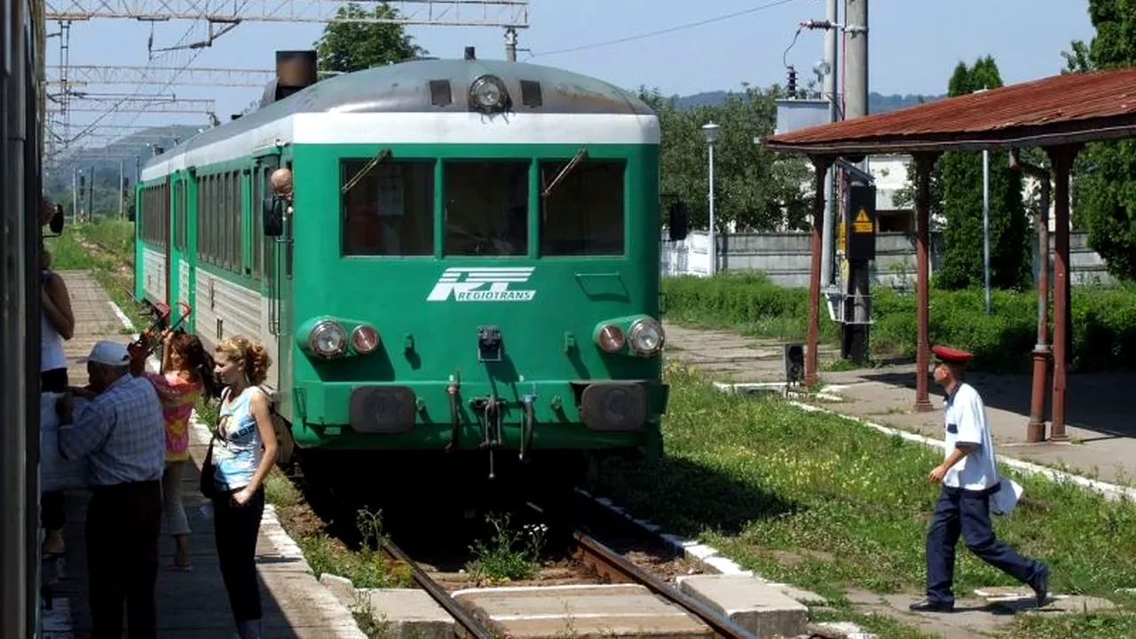 Mii de călători Regiotrans au aflat în gară că trenurile private sunt suspendate