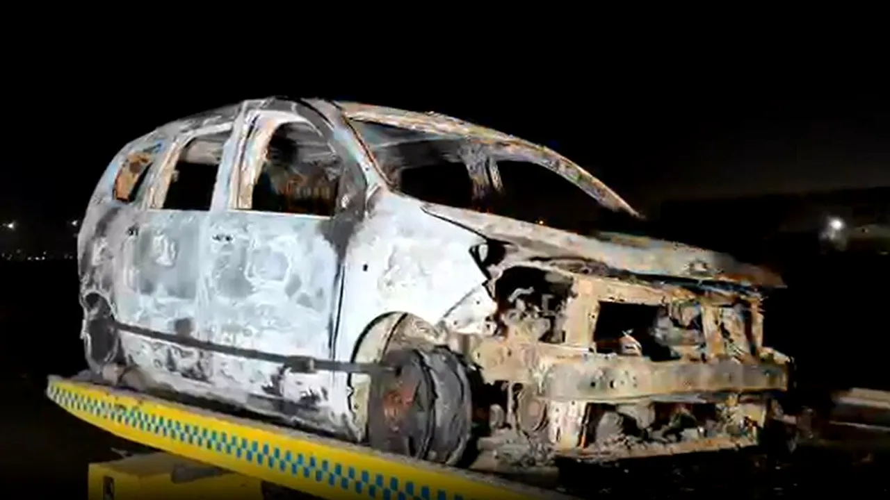 Descoperire macabră în Oradea. Cadavrul unei persoane a fost găsit într-o mașină carbonizată