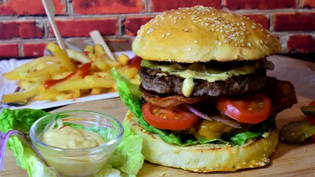 Misiune Imposibilă: Salvarea planetei cu un burger