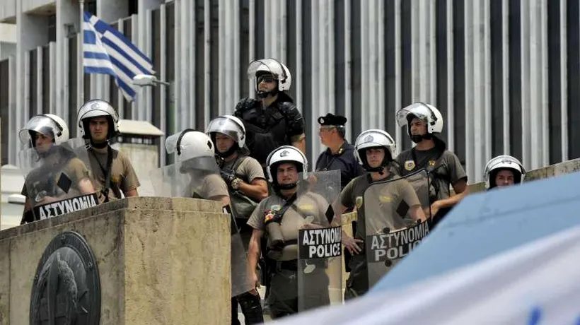 Presa elenă: Grecia ar putea avea nevoie de economii de 17,9 miliarde de euro până în 2014