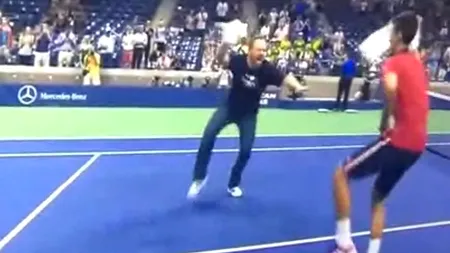 Novak Djokovici a dansat alături de un fan după calificarea în turul trei la US Open