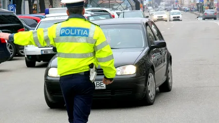 Un bărbat a fost prins la volan băut, fără permis, cu mașina neînmatriculată, și cu număr fals. Ce sancțiune a primit