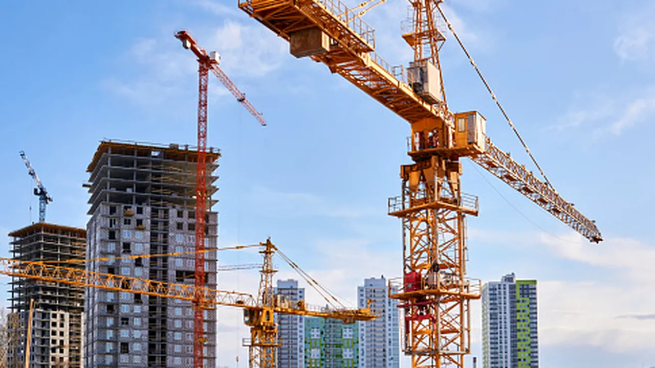Volumul lucrărilor în construcţii a crescut cu două cifre, în primele nouă luni. Date oficiale INS