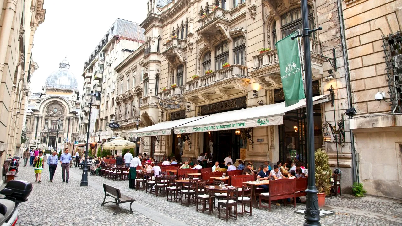 8 ȘTIRI DE LA ORA 8. Autoritățile anunță noi măsuri de relaxare începând de sâmbătă, odată cu prelungirea stării de alertă