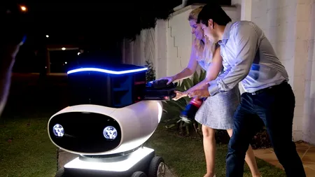 Robotul care aduce pizza