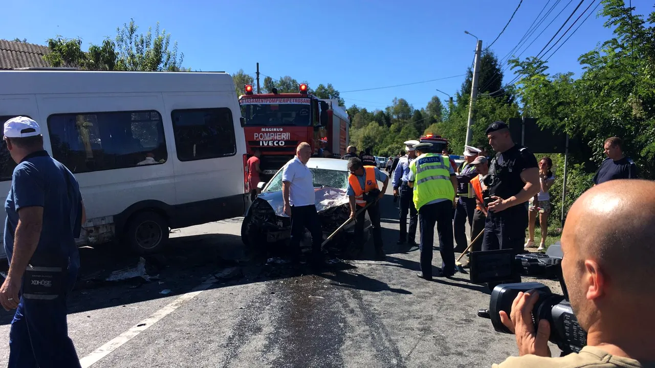 Cel puțin 13 persoane rănite după accident între un microbuz și un autoturism în Hunedoara. A fost activat planul roșu de intervenție 