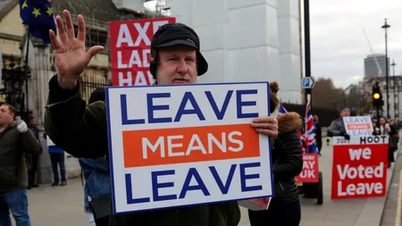 Comisia Europeană a finalizat pregătirile în cazul unui Brexit FĂRĂ ACORD. Ce se întâmplă cu programul Erasmus