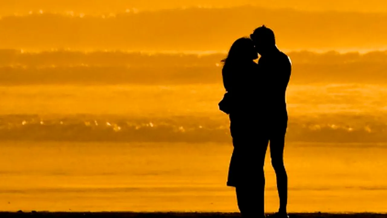 MESAJE DE DRAGOSTE VALENTINE'S DAY - ZIUA ÎNDRĂGOSTIȚILOR. SMS-uri și mesaje pe care să le trimiți persoanei iubite