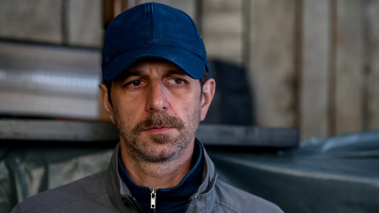 INTERVIU | Laurențiu Bănescu, despre rolul din „Boss”: „Regizorul mi-a propus să lucrăm pe zona de emoție, cu sentimentul de vină, cu frica”