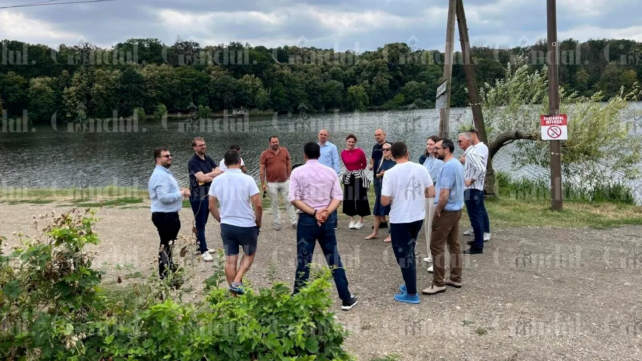 Ședință USR de taină pe malul apei/ Bătaie pe funcții și influență/ Mesaj intern intrat în posesia GÂNDUL:“Știu că toată lumea se întreabă de posturi”