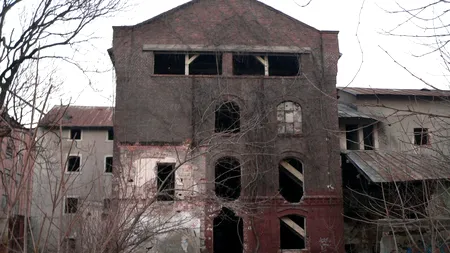 Un perete al Morii lui Assan s-a prăbușit. Mai multe echipaje ISU au fost trimise la fața locului