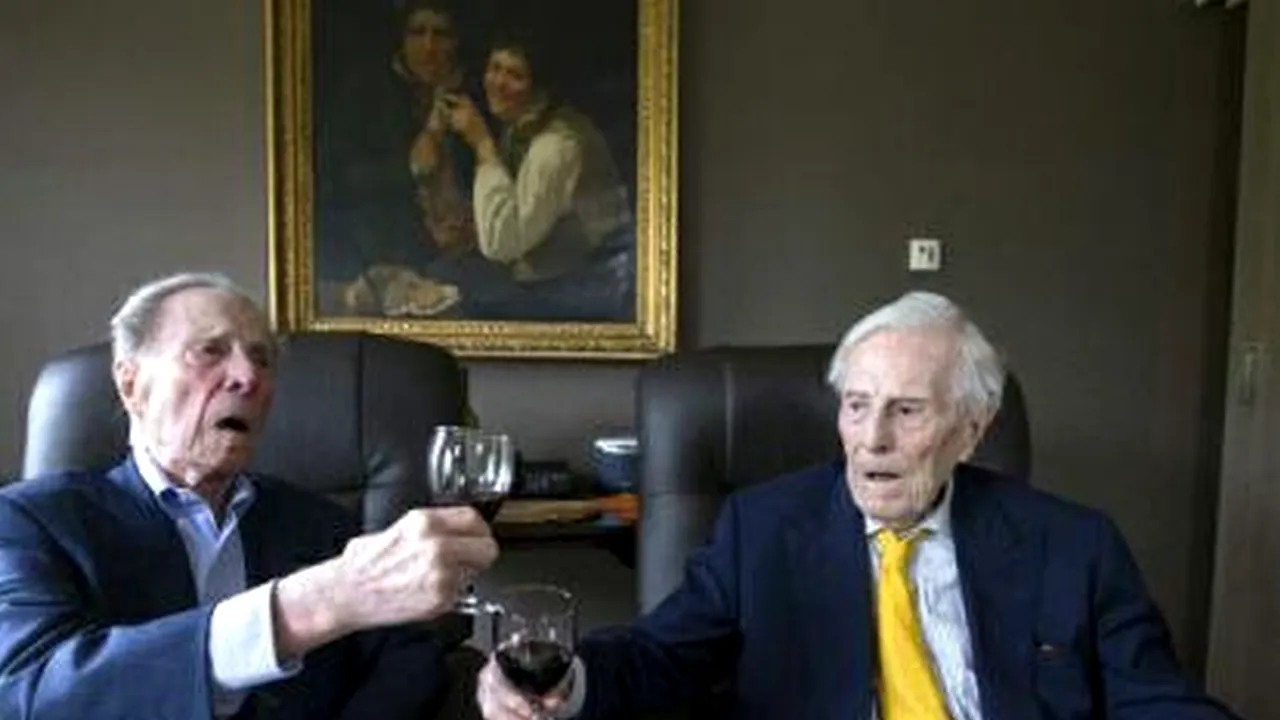 Cei mai bătrâni frați gemeni din lume: cum au reușit să ajungă ambii la 102 ani