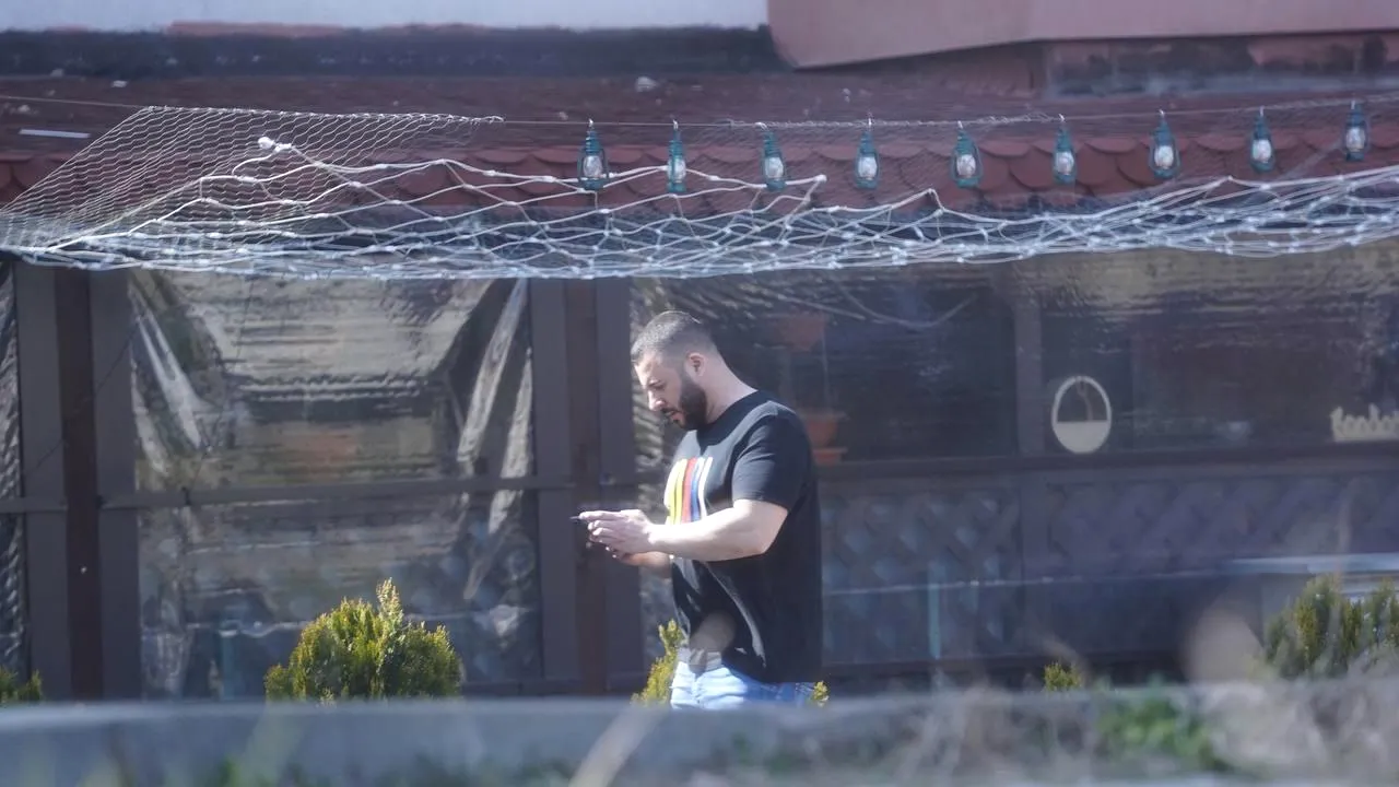 Șoferul lui Rădoi îi ia apărarea șefului după dezvăluirile Gândul care arată adevărul din spatele protestului de la metrou