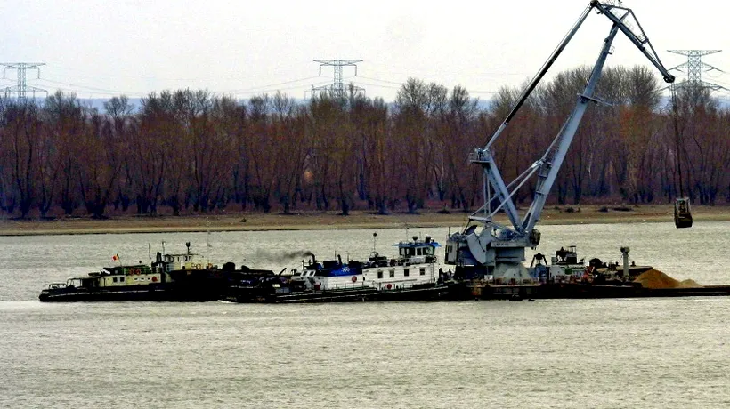 Împingătorul care a luat foc pe Canalul Dunăre - Marea Neagră s-a scufundat. UPDATE