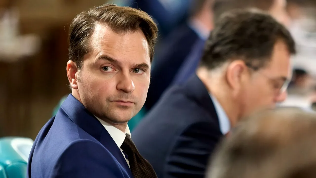 Financial Times: Oferta MVM pentru E.ON Energie România va fi analizată din perspectiva posibilei INFLUENȚE a Rusiei
