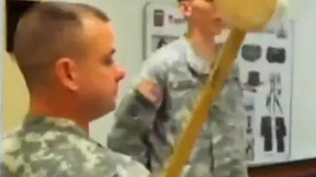 GLUMĂ între soldați cu final TRAGIC. VIDEO 