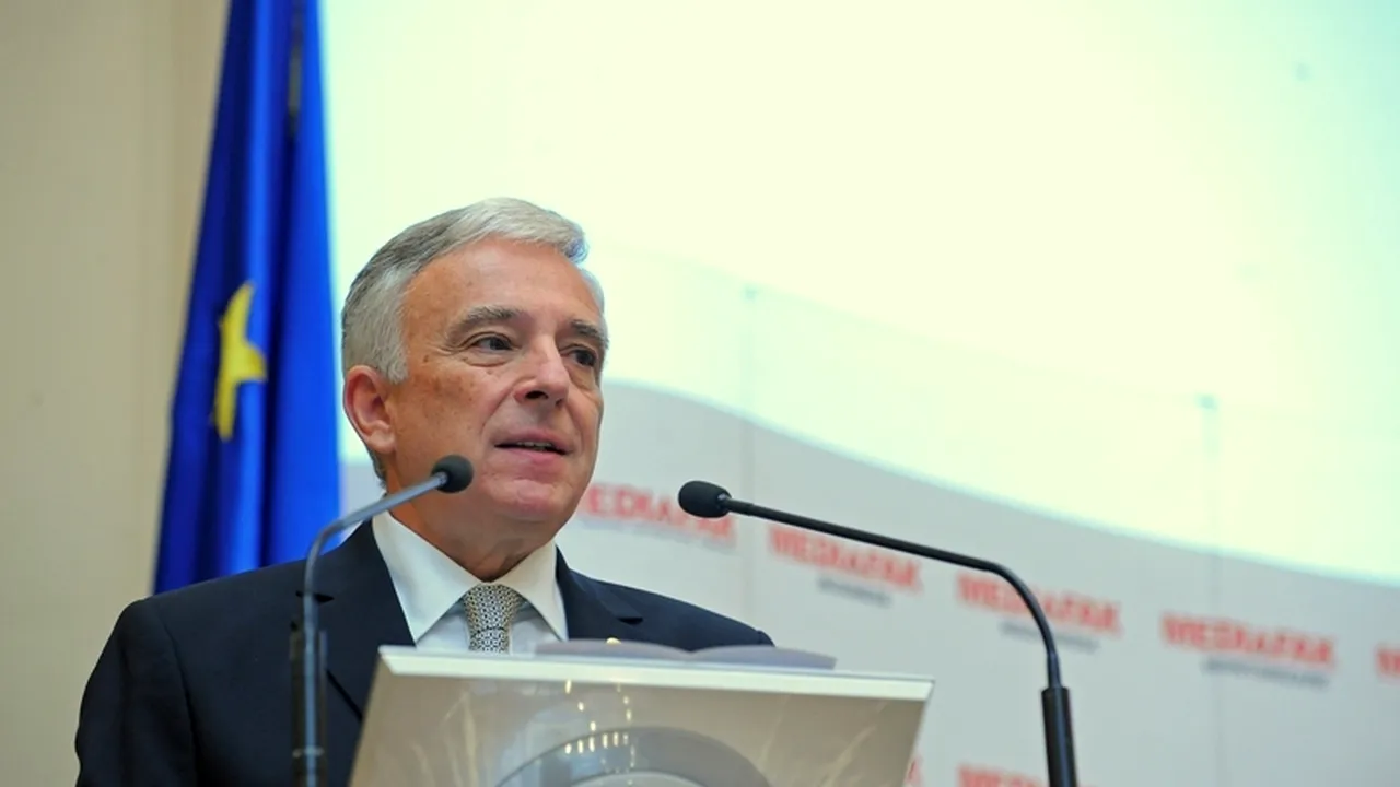 Guvernatorul BNR, Mugur Isărescu: Sunt extrem de onorat să fiu colonel în armata română. Cam târziu, dar asta este