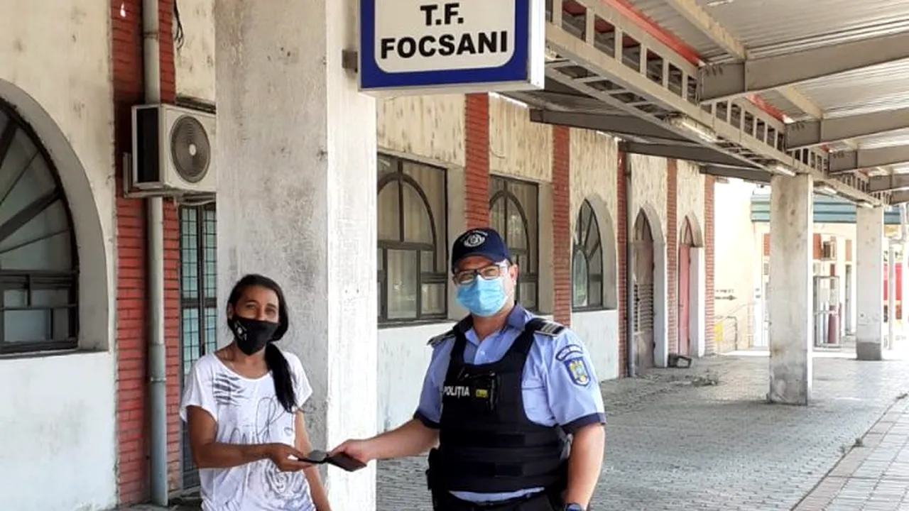 Polițistul zilei. A găsit un portofel cu bani și acte și l-a restituit proprietarei