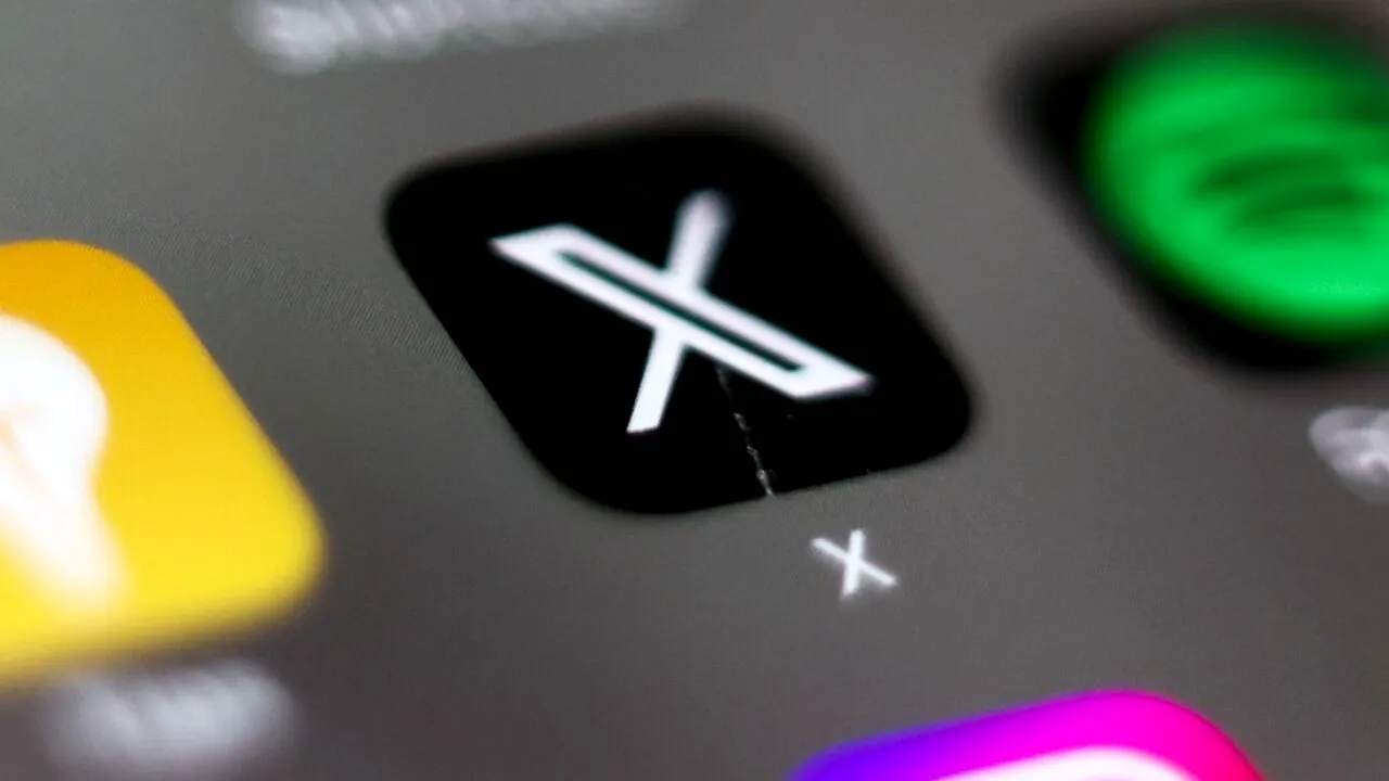 Platforma X a lui Elon Musk a picat la nivel global. Miliardarul nu a raportat niciun incident, fiind mai preocupat de explorarea spațială