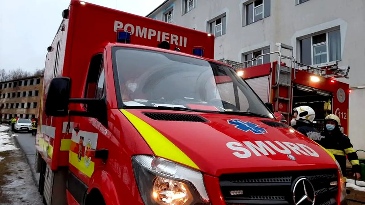 Un pompier în vârstă de 30 de ani a ajuns la spital după câteva ore de la vaccinare