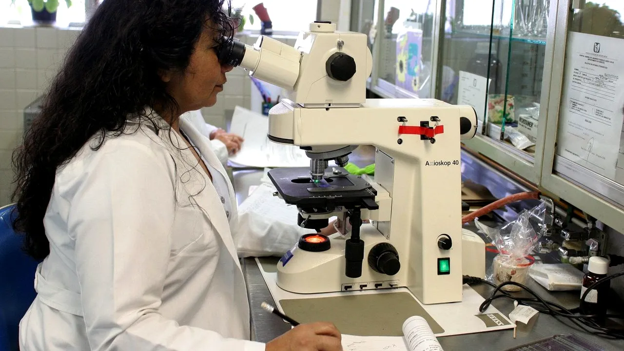 Cei reinfectați cu Covid-19 ar putea avea simptome mai puternice decât la prima contagiere (studiu)