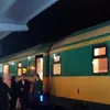 VIDEO | Cum arată vagonul de dormit pe trenul privat între Arad și București! Pasagerii sunt serviți cu sandvișuri și apă de băut