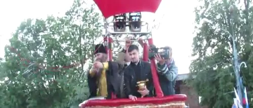 Un episcop rus „a zburat deasupra unui oraș pentru a-l binecuvânta
