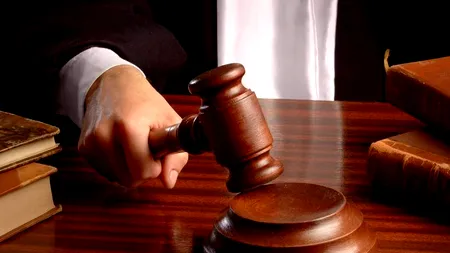 Adolescentul din Târgu Jiu care și-a ucis bunica vara trecută a fost condamnat. Ce pedeapsă a primit minorul de 16 ani