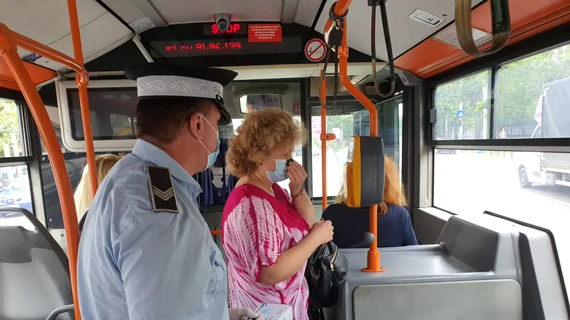 GALERIE FOTO. Razie a Poliției în autobuzele din București! Reacția „deșteaptă” a unui tânăr prins fără mască / „Se vor da amenzi și de 2.500 de lei”