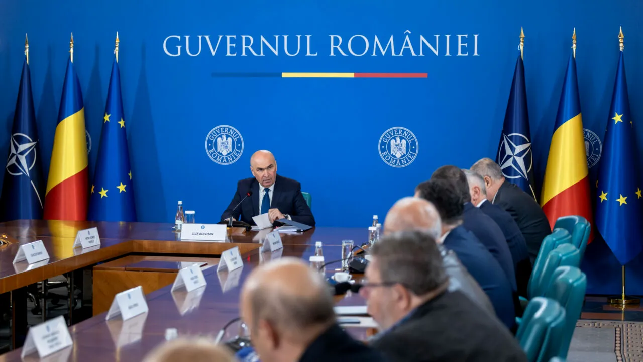 Bolojan discută cu sindicatele și patronatele măsurile de relansare economică, proiect propus inițial de PSD