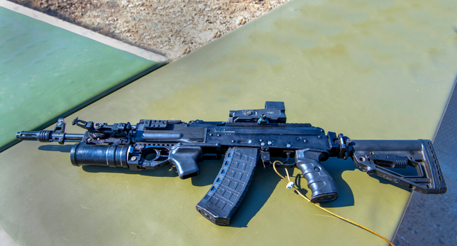 Pușca automată rusească Ak-74. Sursa Foto: Shutterstock