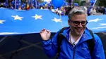 Protestatarul de serviciu al USR, acum și de Ziua Europeană