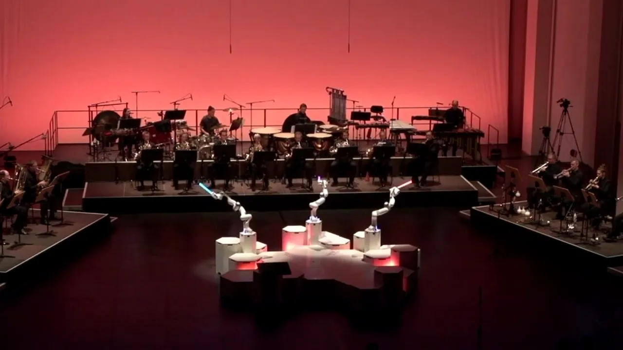 MAiRA Pro S, robotul cu trei brațe care dirijează orchestra simfonică din Dresda