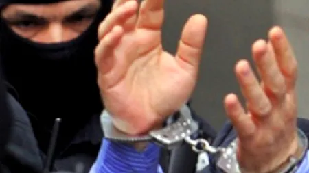 Viața bate filmul. A angajat un asasin să o omoare, dar bărbatul s-a îndrăgostit de ea: M-am săturat să aștept. Când mă vei ucide?