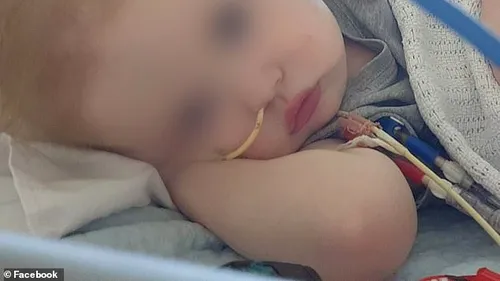 Povestea emoționantă a băiețelului de 3 ani care a murit în spital după 858 de zile de internare: Suferea de o boală extrem de rară! - FOTO