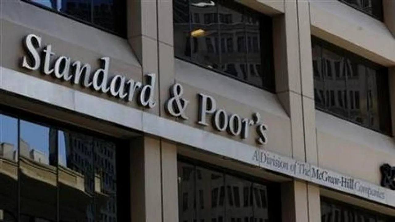 Agenția de rating S&P a anunțat că va revizui toate previziunile globale după șocul tarifelor anunțate de Donald Trump