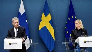 Finlanda și Suedia își vor depune miercuri cererea de aderare la NATO