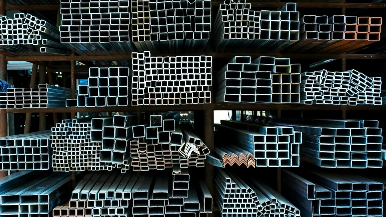 (P) Beneficiile folosirii profilelor metalice în construcțiile moderne