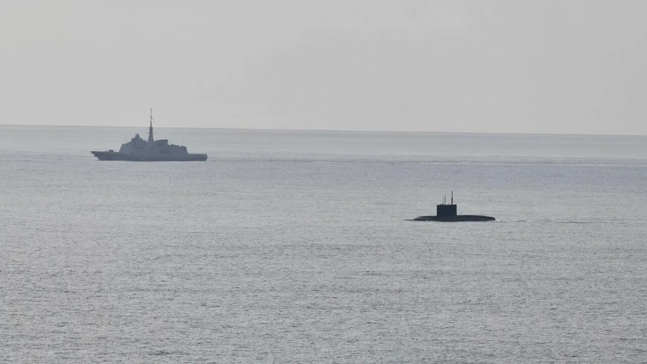 Suedia urmărește parcursul unui SUBMARIN militar al Rusiei. Premierul Ulf Kristersson denunță „atacurile hibride” ale Moscovei