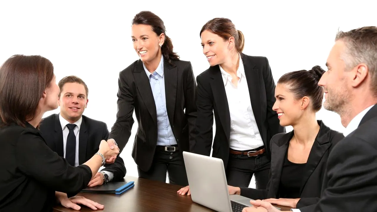 Tinerii care vor urma un internship vor primi mai mulți bani