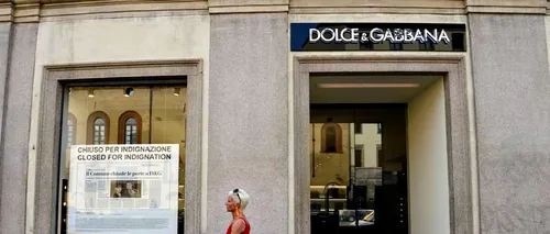 Creatorii Dolce&Gabbana și-au închis pentru trei zile magazinele din Milano, în semn de protest