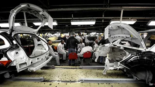 Al doilea cel mai mare producător auto din Europa își închide, cu două luni mai devreme, una dintre fabrici