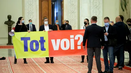 VIDEO | Protest în Parlament, în timpul votului pentru noul Guvern. „Tot voi?”