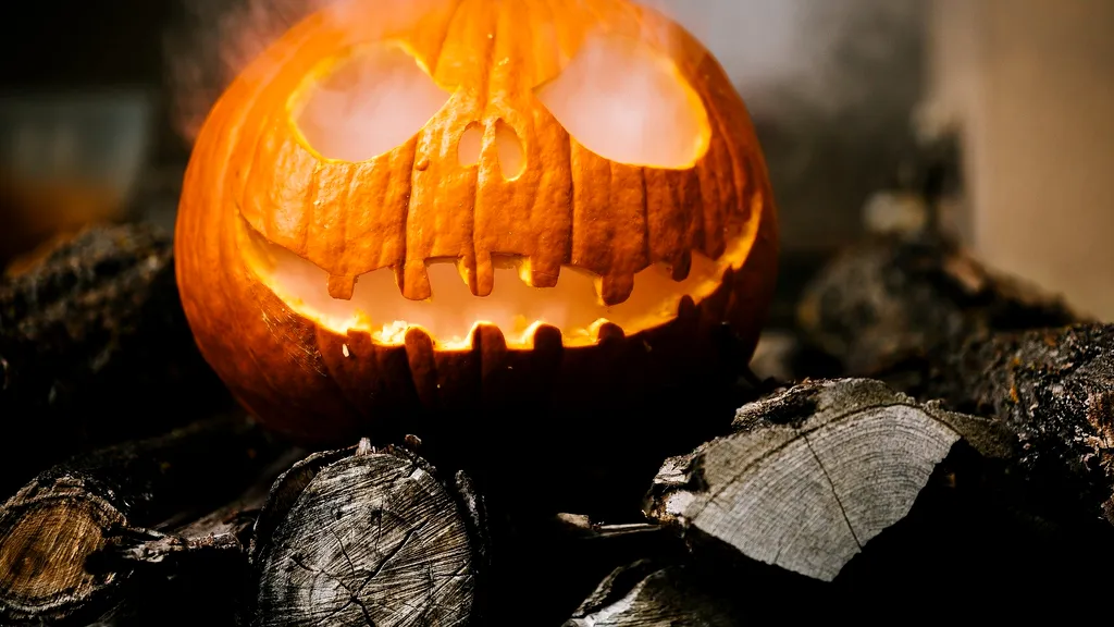 Autoritățile din Argeș au luat o nouă decizie: Petrecerile de Halloween sau Focul lui Sumedru, interzise